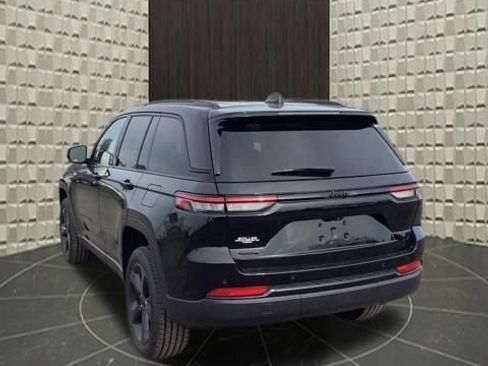 Certified 2023 Jeep Grand Cherokee Altitude AWD/4WD image 7