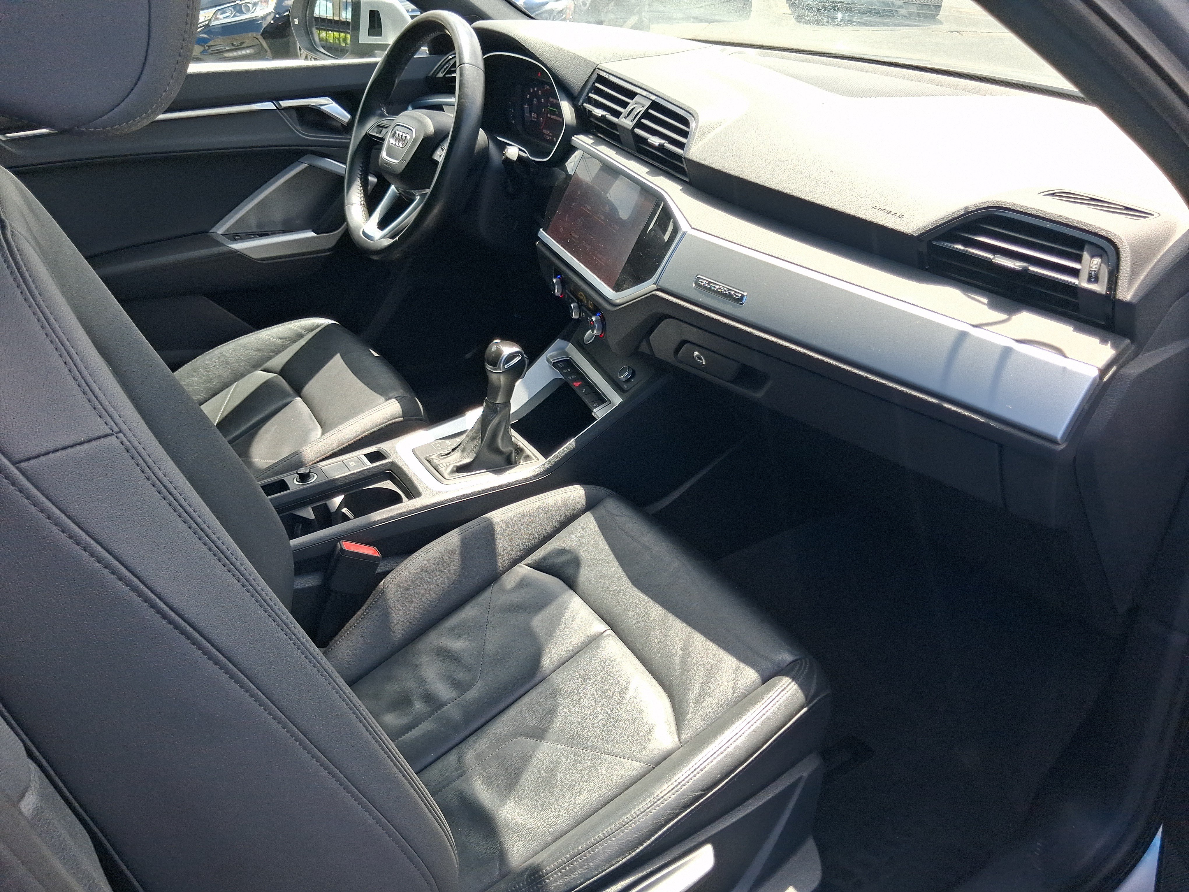 Used 2020 Audi Q3 2.0T Premium w/ Convenience Package AWD/4WD image 30