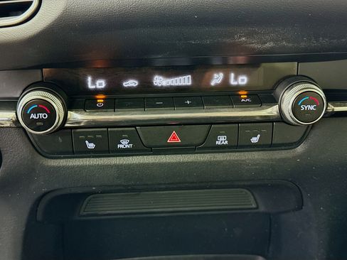 Used 2022 MAZDA CX-30 AWD 2.5 S w/ Premium Package image 16