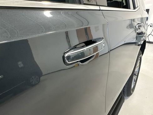 Used 2021 Chevrolet Tahoe Premier AWD/4WD image 13