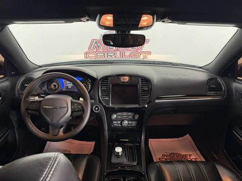 Used 2023 Chrysler 300 S RWD image 11