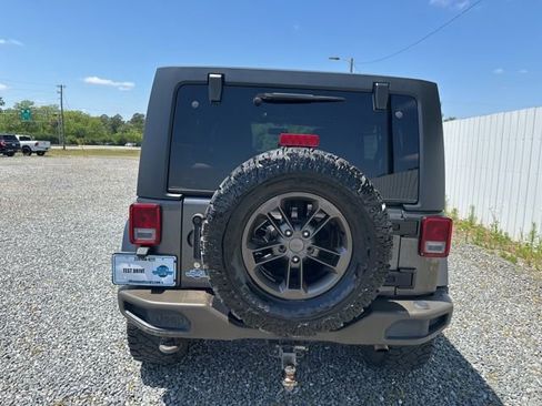 Used 2016 Jeep Wrangler Unlimited Sahara AWD/4WD image 4