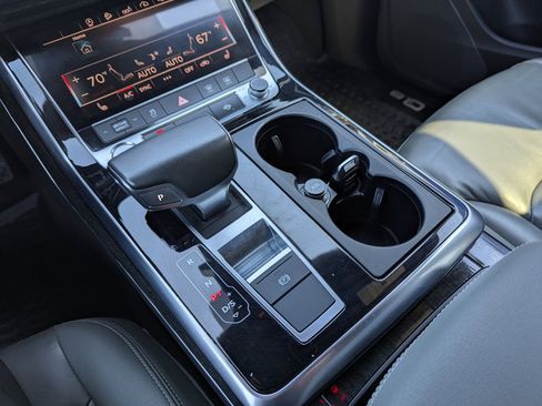 Used 2019 Audi Q8 Premium image 26