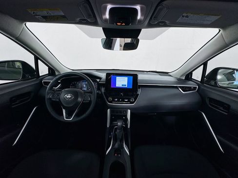 Used 2024 Toyota Corolla Cross LE image 38