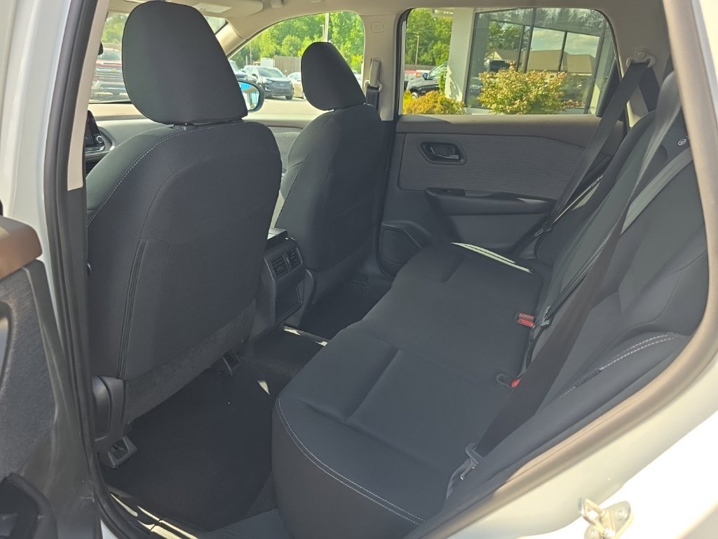 Used 2023 Nissan Rogue S AWD/4WD image 25