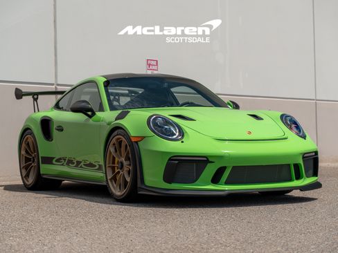 Used 2019 Porsche 911 GT3 RS w/ Weissach Package RWD image 9