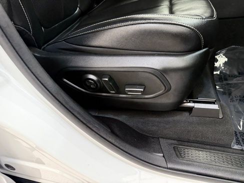 Used 2024 Jeep Grand Cherokee L Limited w/ Luxury Tech Group II image 20