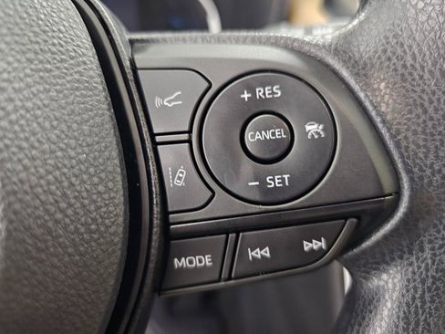 Used 2025 Toyota RAV4 XLE Premium image 10