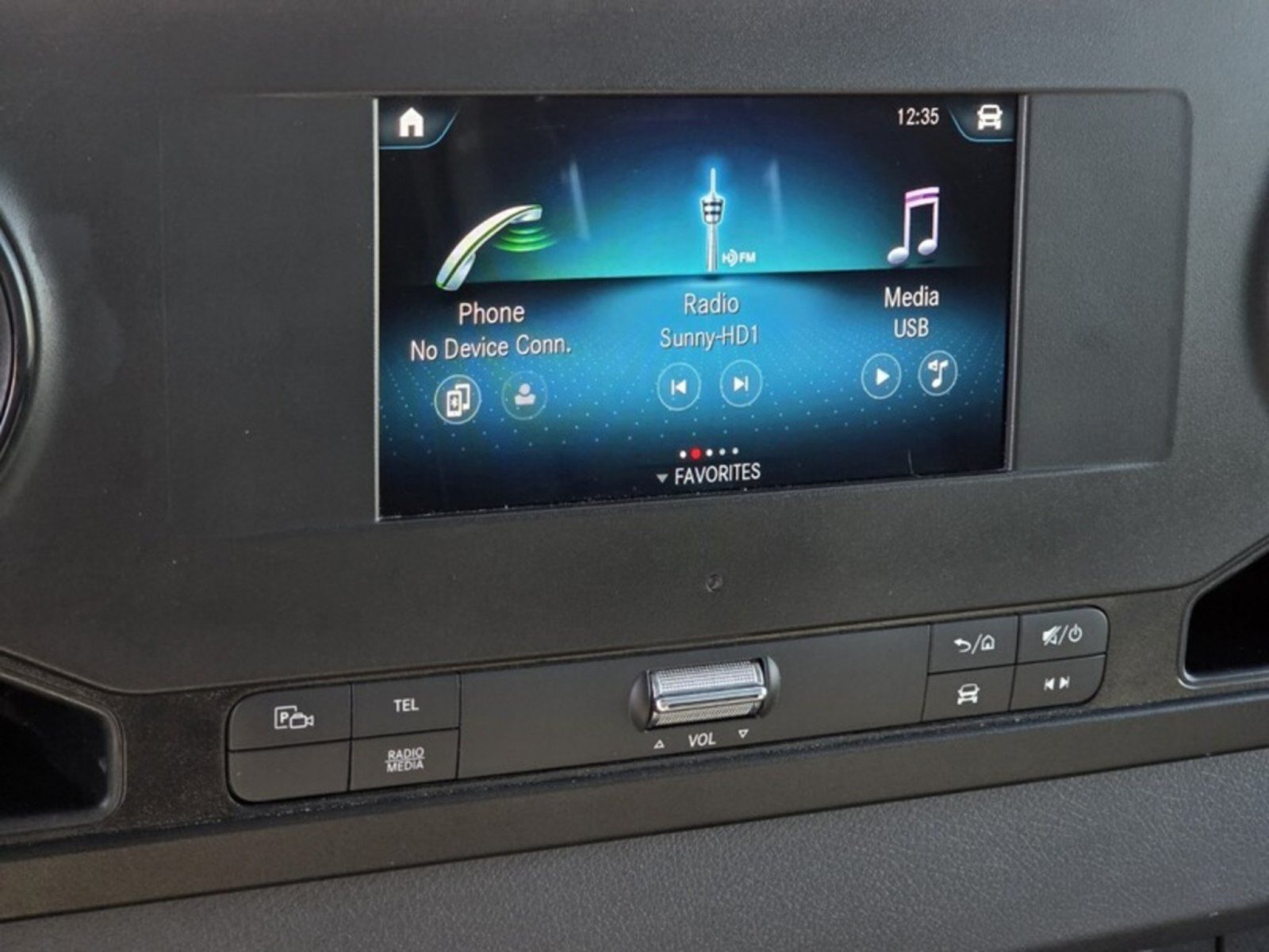 Used 2024 Mercedes-Benz Sprinter 2500 image 30