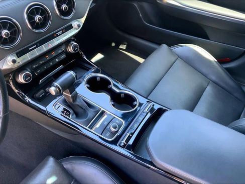 Used 2022 Kia Stinger GT-Line RWD image 16