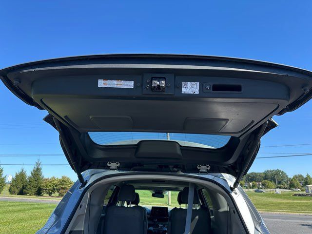 Used 2022 Toyota Sienna XLE AWD/4WD image 31