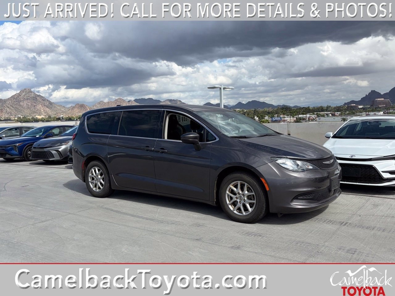 Used 2023 Chrysler Voyager LX FWD image 1