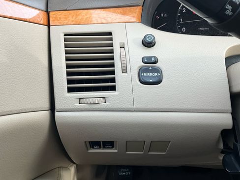 Used 2006 Toyota Avalon XLS image 18