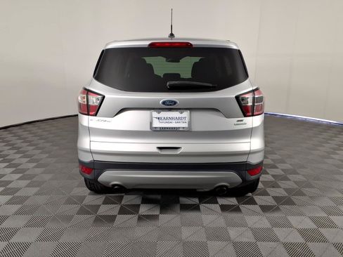 Used 2017 Ford Escape SE FWD image 4