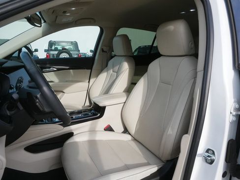 Used 2023 Buick Envision Essence AWD/4WD image 10