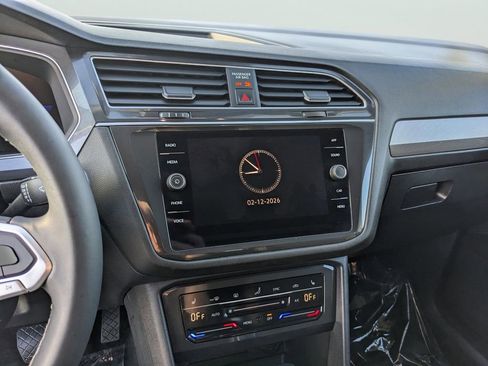 Certified 2023 Volkswagen Tiguan SE image 21