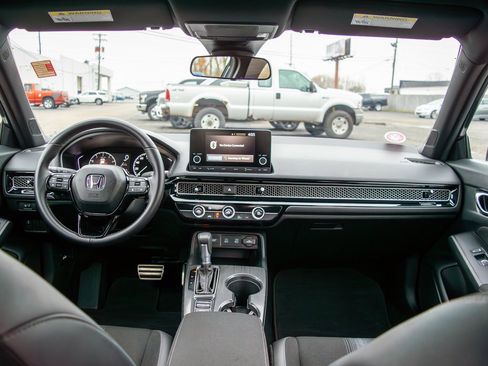 Used 2025 Honda Civic Sport image 29