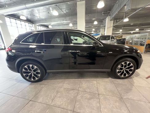 Used 2025 Mercedes-Benz GLC 350e 4MATIC image 5