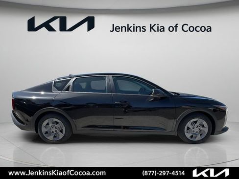 New 2026 Kia K4 FWD image 3