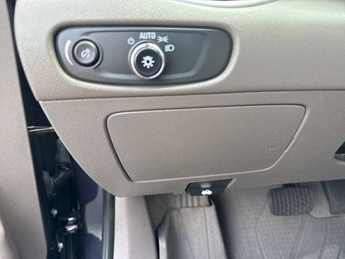 Used 2022 Chevrolet Malibu LT w/ Leather Package FWD image 24
