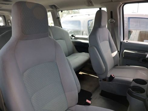 Used 2014 Ford E-350 and Econoline 350 XLT image 14