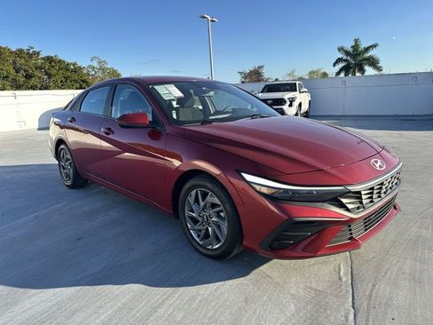 Used 2024 Hyundai Elantra SEL image 35