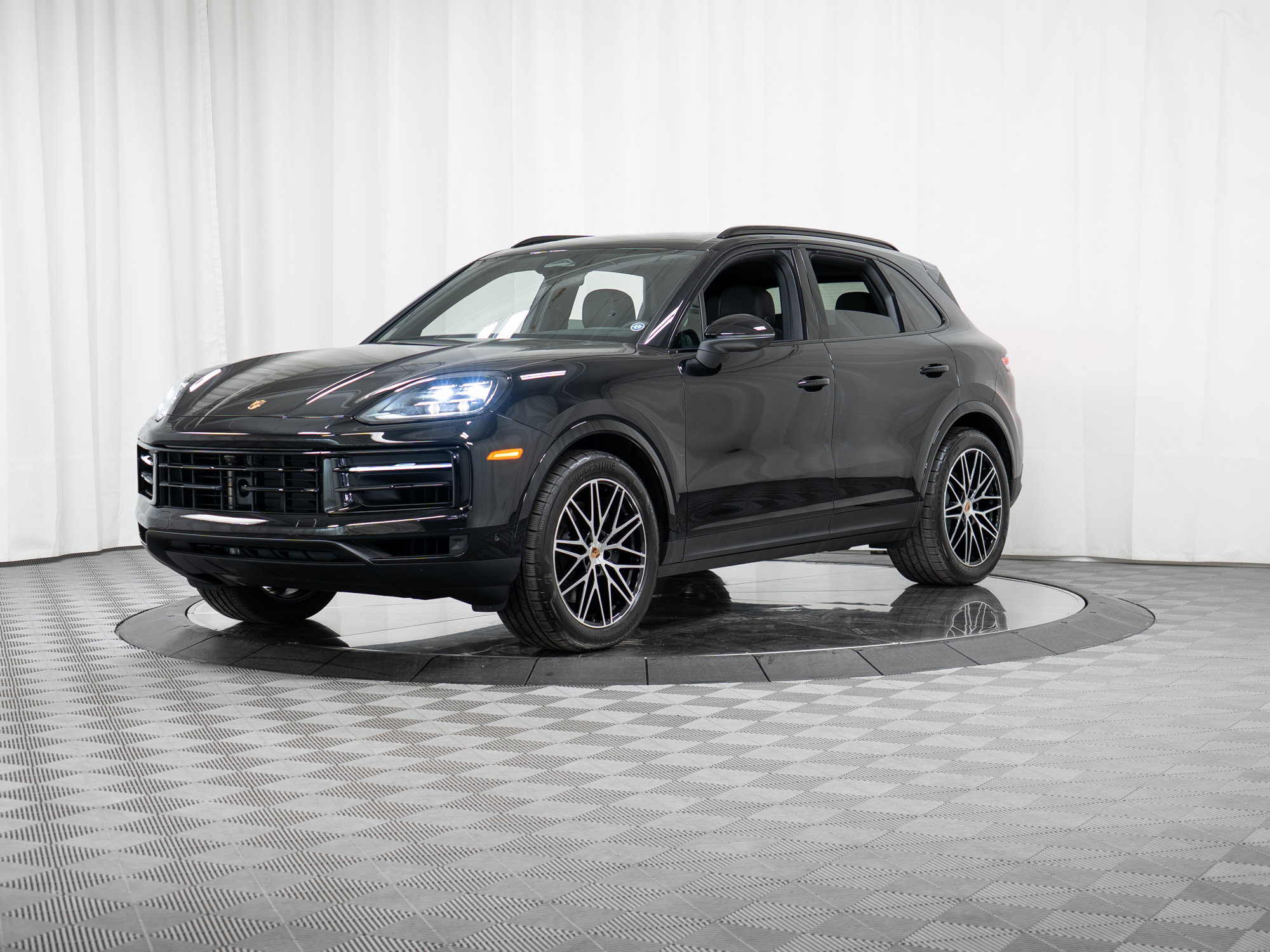 Certified 2026 Porsche Cayenne w/ Premium Package Plus AWD/4WD image 30
