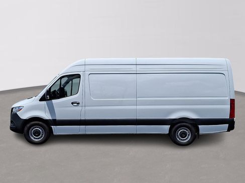 Used 2026 Mercedes-Benz Sprinter 2500 image 7