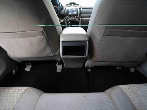 Used 2012 Toyota Camry LE FWD image 22