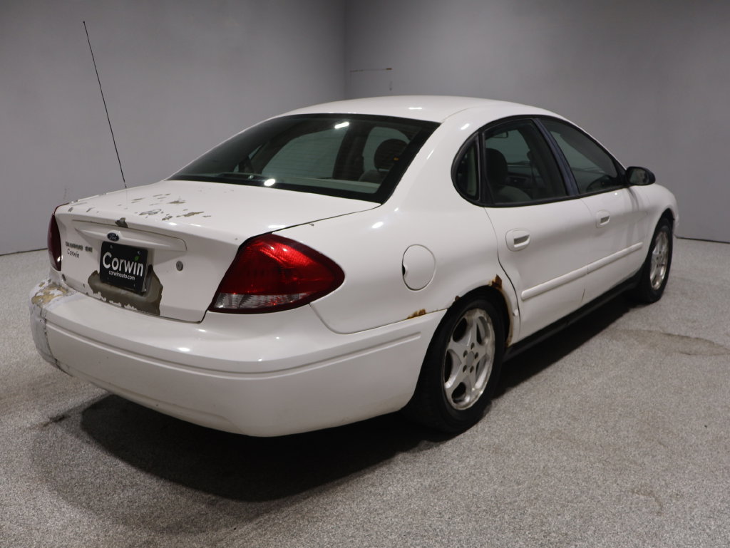 Used 2005 Ford Taurus SE FWD image 8