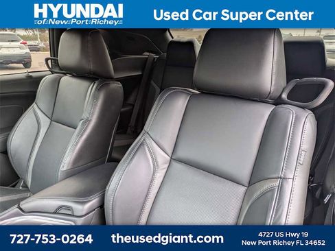 Used 2021 Dodge Challenger SXT w/ Plus Package image 7
