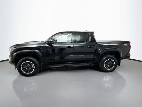 Used 2025 Toyota Tacoma TRD Sport image 4