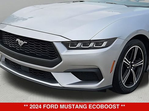 Used 2024 Ford Mustang Convertible RWD image 12
