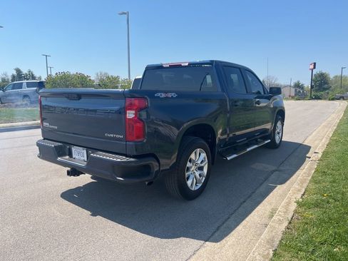 Used 2023 Chevrolet Silverado 1500 Custom image 3