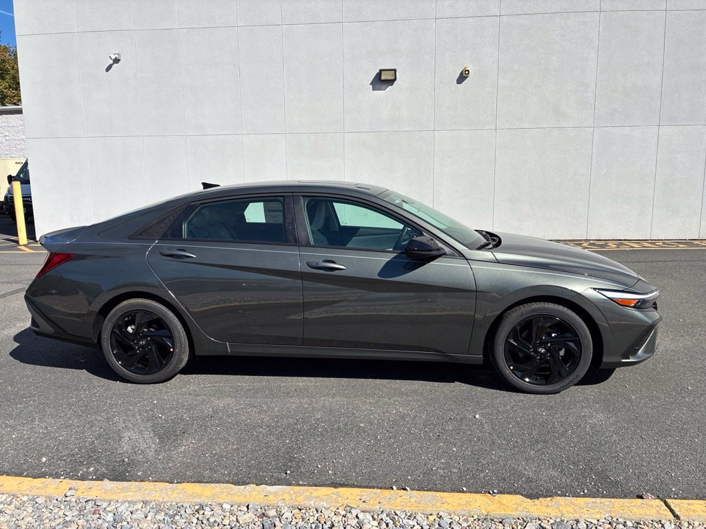 New 2026 Hyundai Elantra SEL Sport FWD image 8