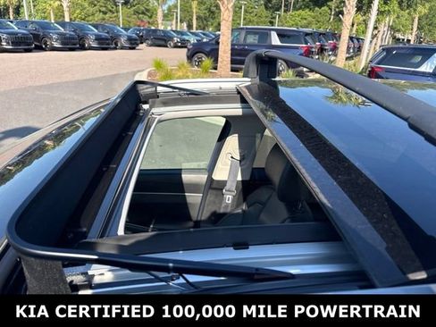 Certified 2024 Kia Sorento EX w/ Panoramic Sunroof Package FWD image 9