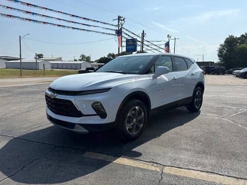 Used 2025 Chevrolet Blazer LT FWD image 9