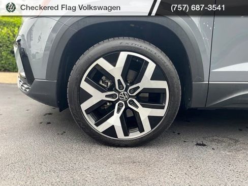 Used 2022 Volkswagen Taos SEL AWD/4WD image 3