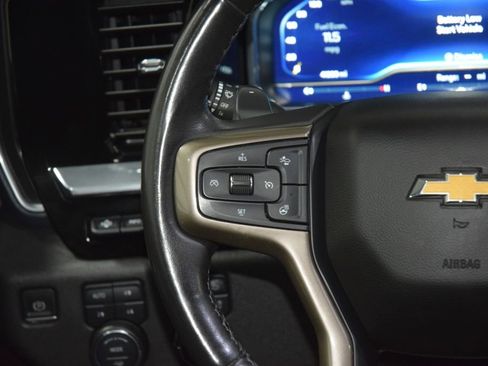 Used 2023 Chevrolet Silverado 1500 High Country w/ High Country Premium Package AWD/4WD image 40