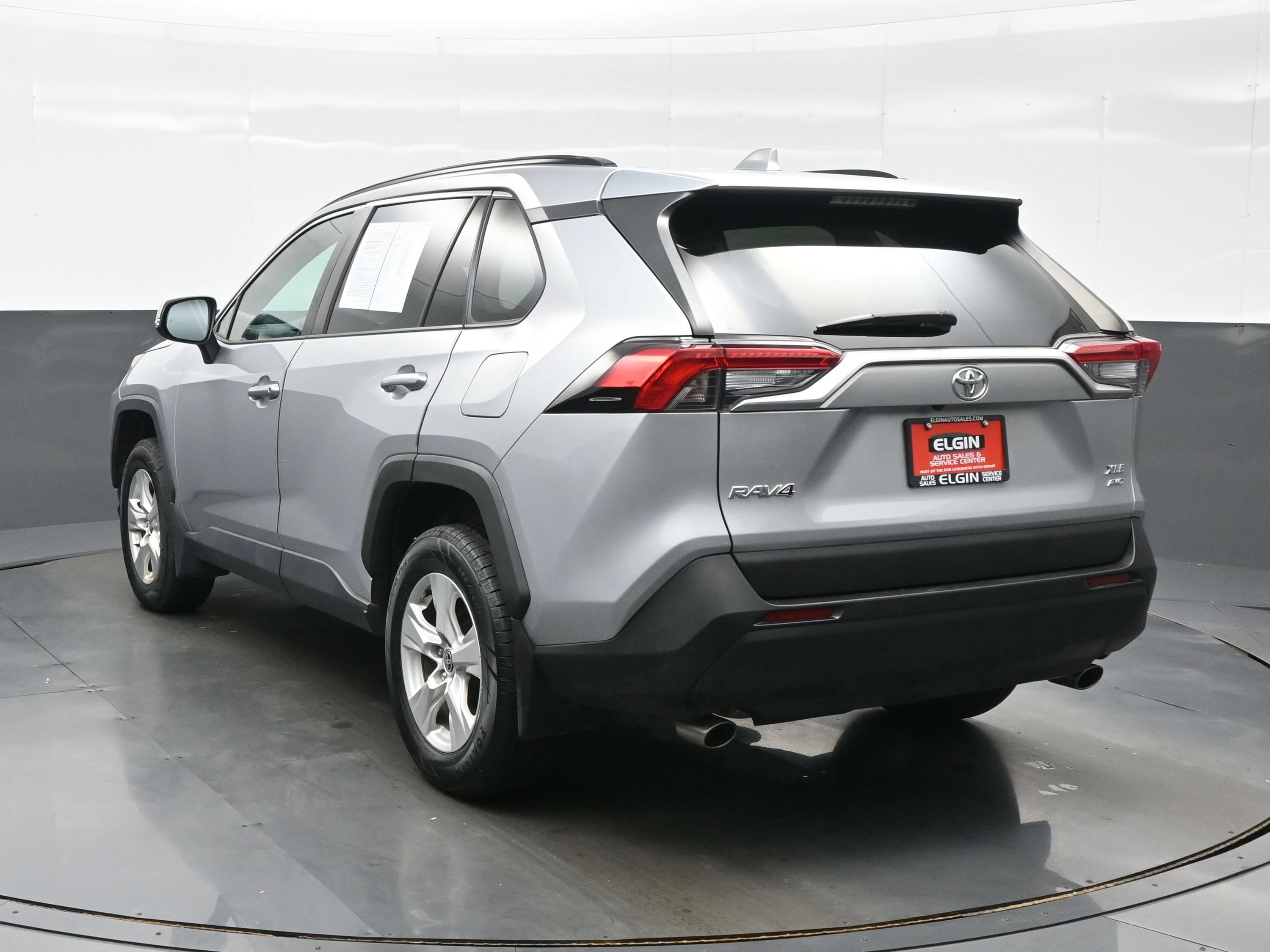 Used 2021 Toyota RAV4 XLE AWD/4WD image 4