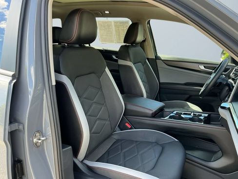 Used 2024 Volkswagen Atlas Peak Edition SEL AWD/4WD image 16