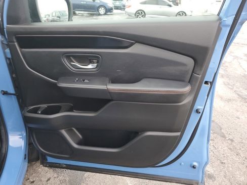 Used 2025 Honda Pilot TrailSport image 31