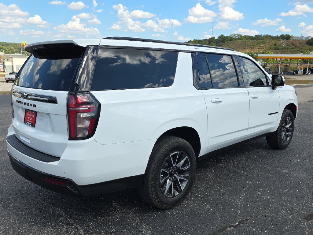 Certified 2024 Chevrolet Suburban Z71 w/ Luxury Package AWD/4WD image 8