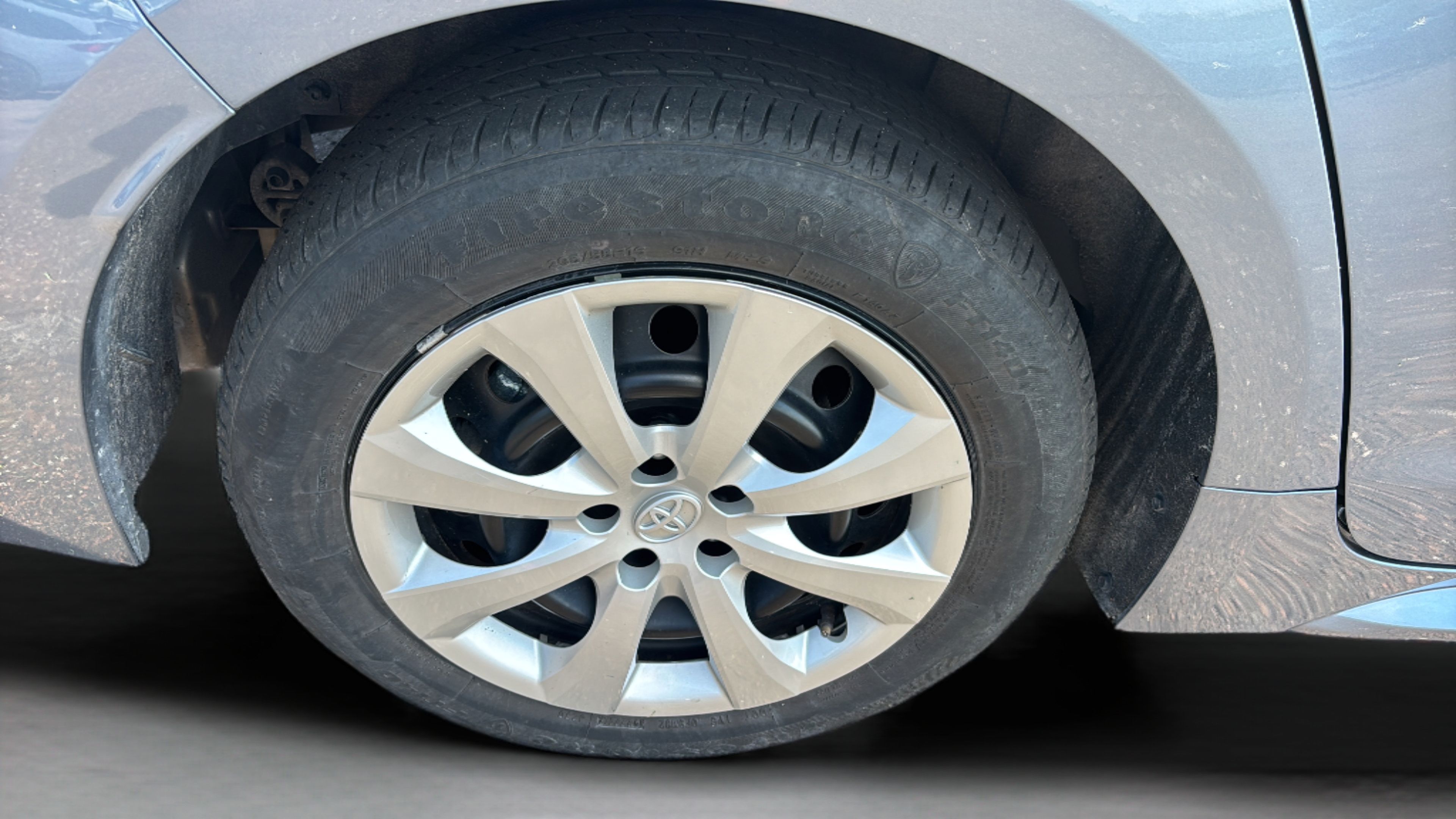 Used 2025 Toyota Corolla LE FWD image 32