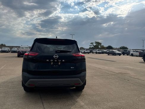 Used 2023 Nissan Rogue SV w/ SV Premium B Package FWD image 18