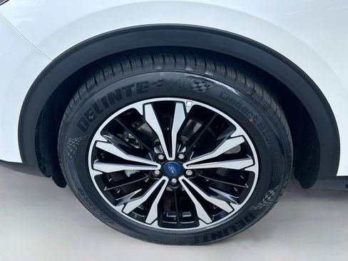 Used 2022 Ford Escape SE w/ SE Sport Appearance Package image 33