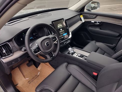 New 2026 Volvo XC90 B6 Ultra w/ Protection Package image 12