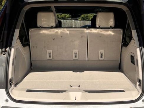 Certified 2023 Cadillac Escalade ESV Premium Luxury Platinum image 30