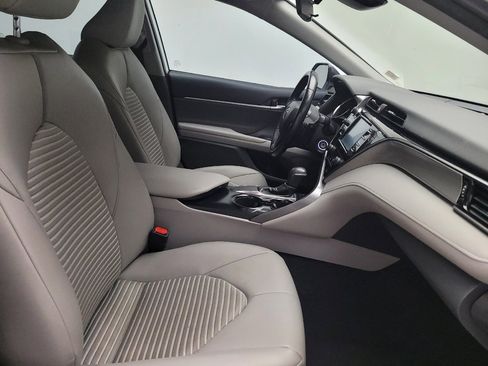 Used 2019 Toyota Camry SE w/ Carpet Mat Package FWD image 21