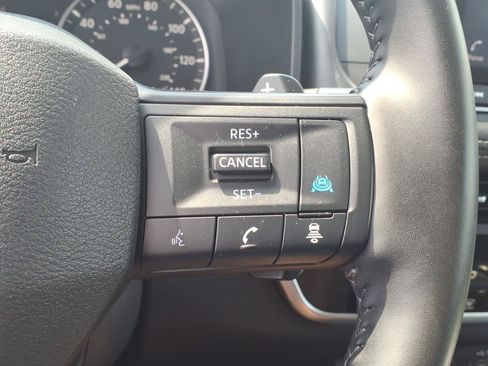 Used 2025 Nissan Rogue SV FWD image 23